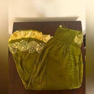 Sleeveless Green Knee-Length Boho Dress